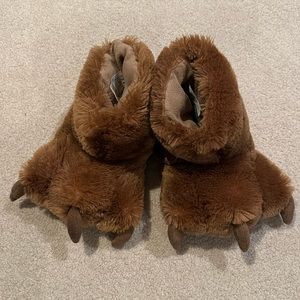 “Bear” Feet by Lazy One. Boys Size 13-3.